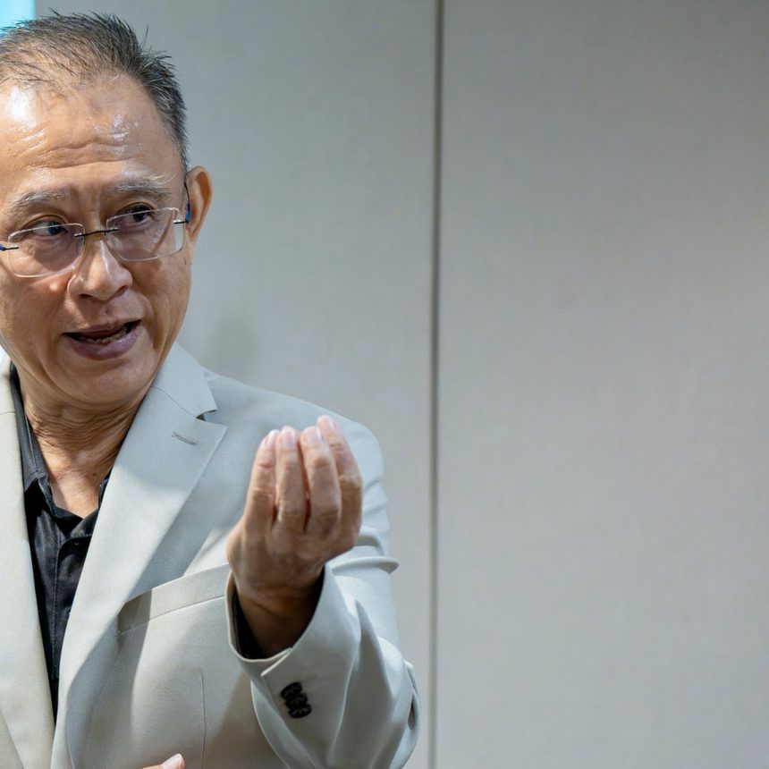 อ.ปกรณ์ วงศ์รัตนพิบูลย์ อธิบายแนวทางการเรียนรู้ร่วมกับผู้เชี่ยวชาญ